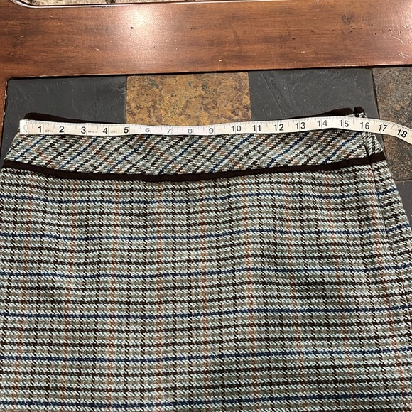 NWT Vintage Outback Red wool mini skirt with liner.  Size 10. - Picture 6 of 7